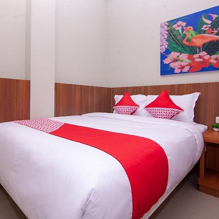 Oyo 2816 Privato Suite Kembaran Экстерьер фото