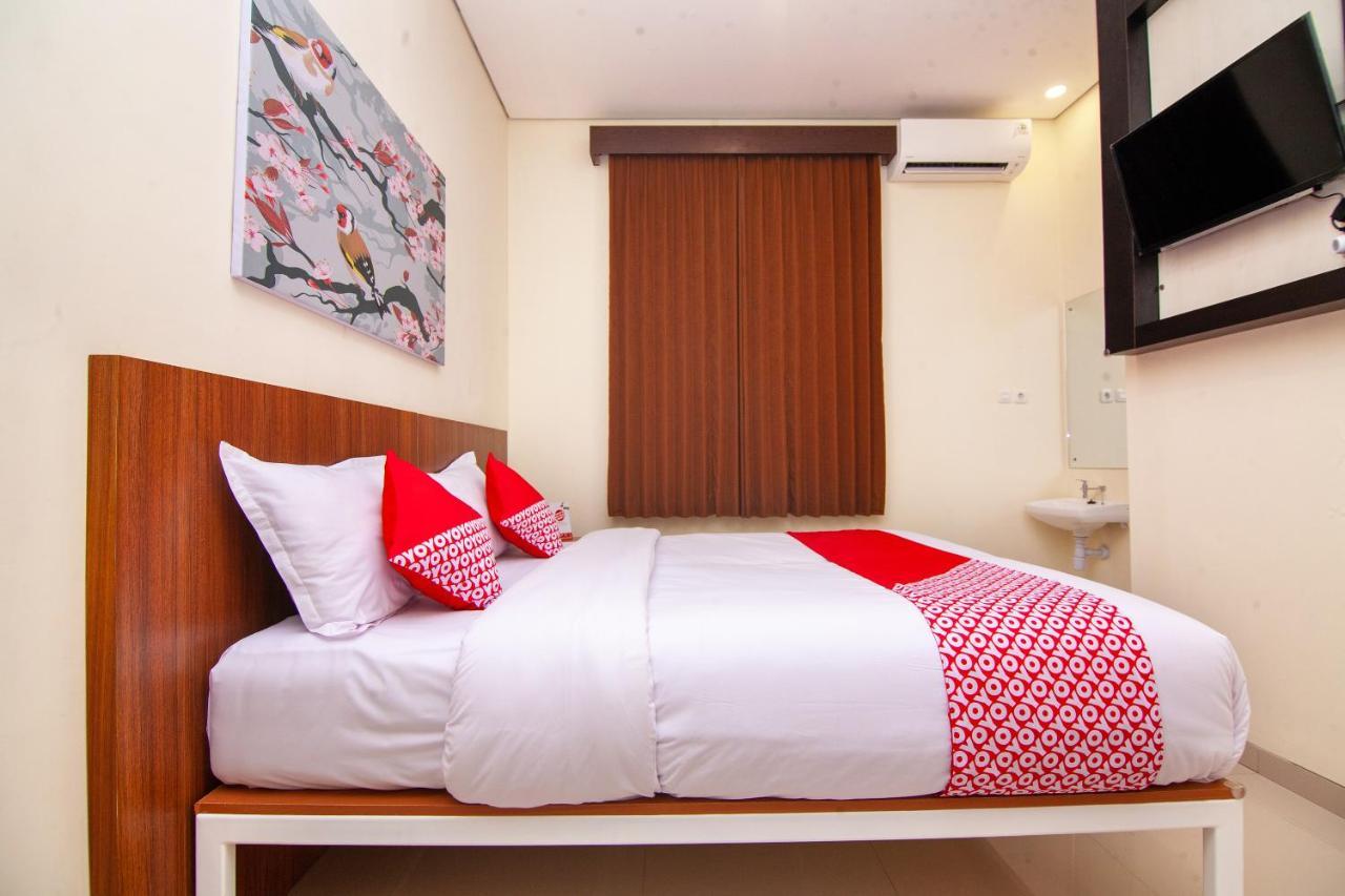Oyo 2816 Privato Suite Kembaran Экстерьер фото