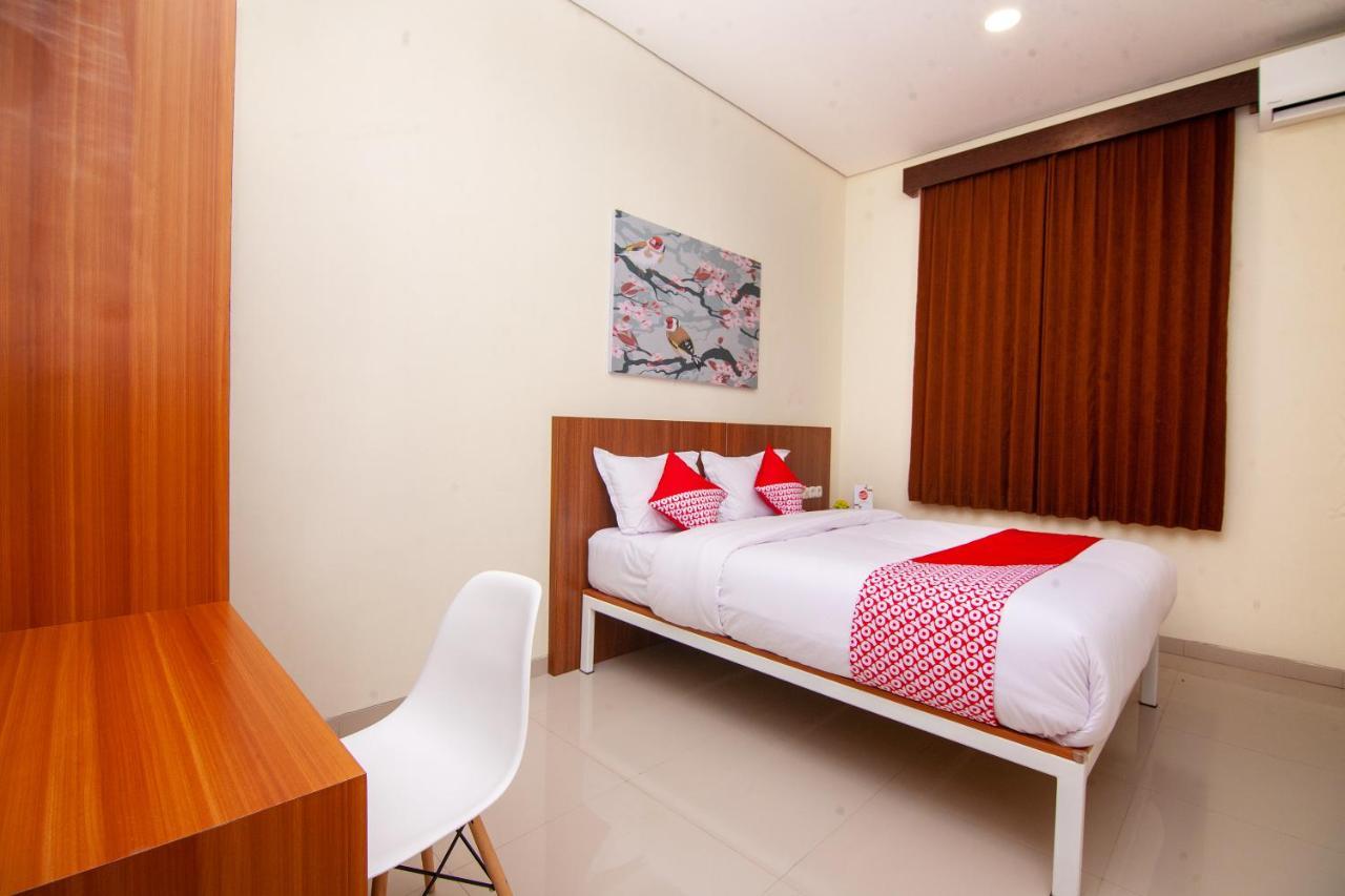 Oyo 2816 Privato Suite Kembaran Экстерьер фото