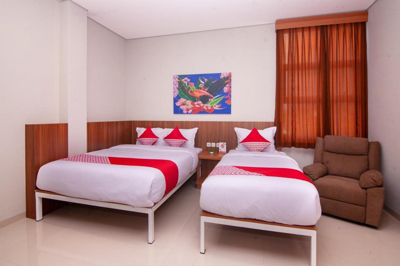 Oyo 2816 Privato Suite Kembaran Экстерьер фото