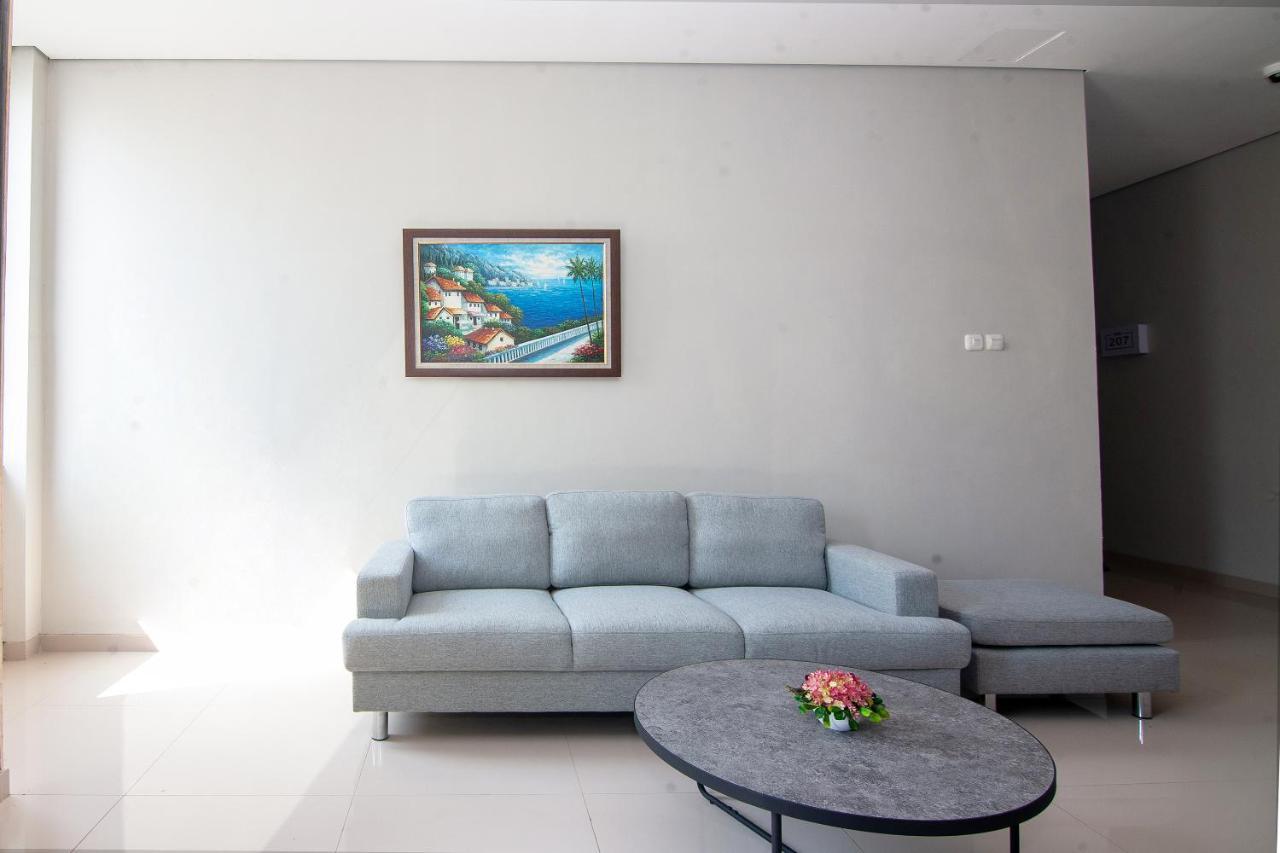 Oyo 2816 Privato Suite Kembaran Экстерьер фото