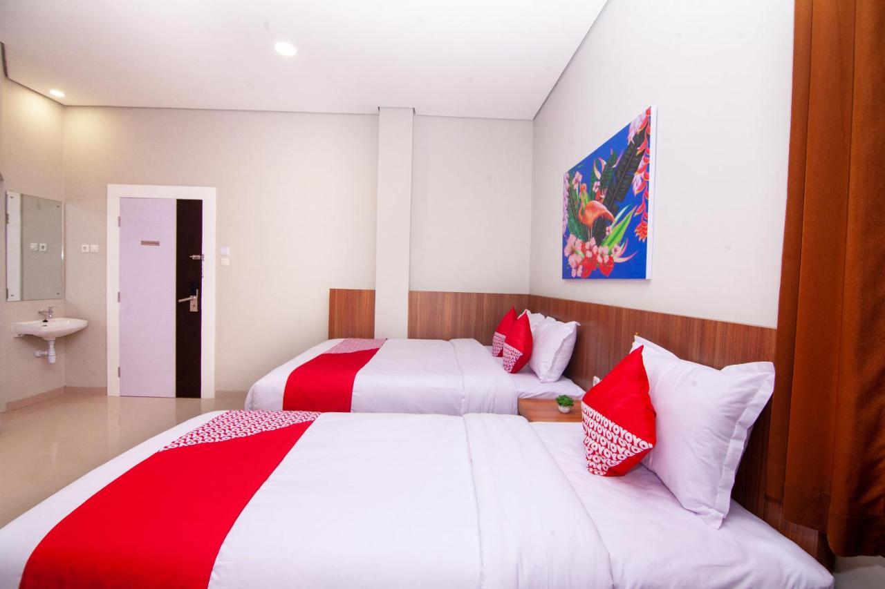 Oyo 2816 Privato Suite Kembaran Экстерьер фото