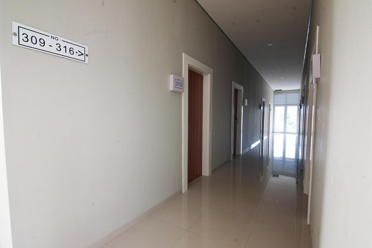 Oyo 2816 Privato Suite Kembaran Экстерьер фото