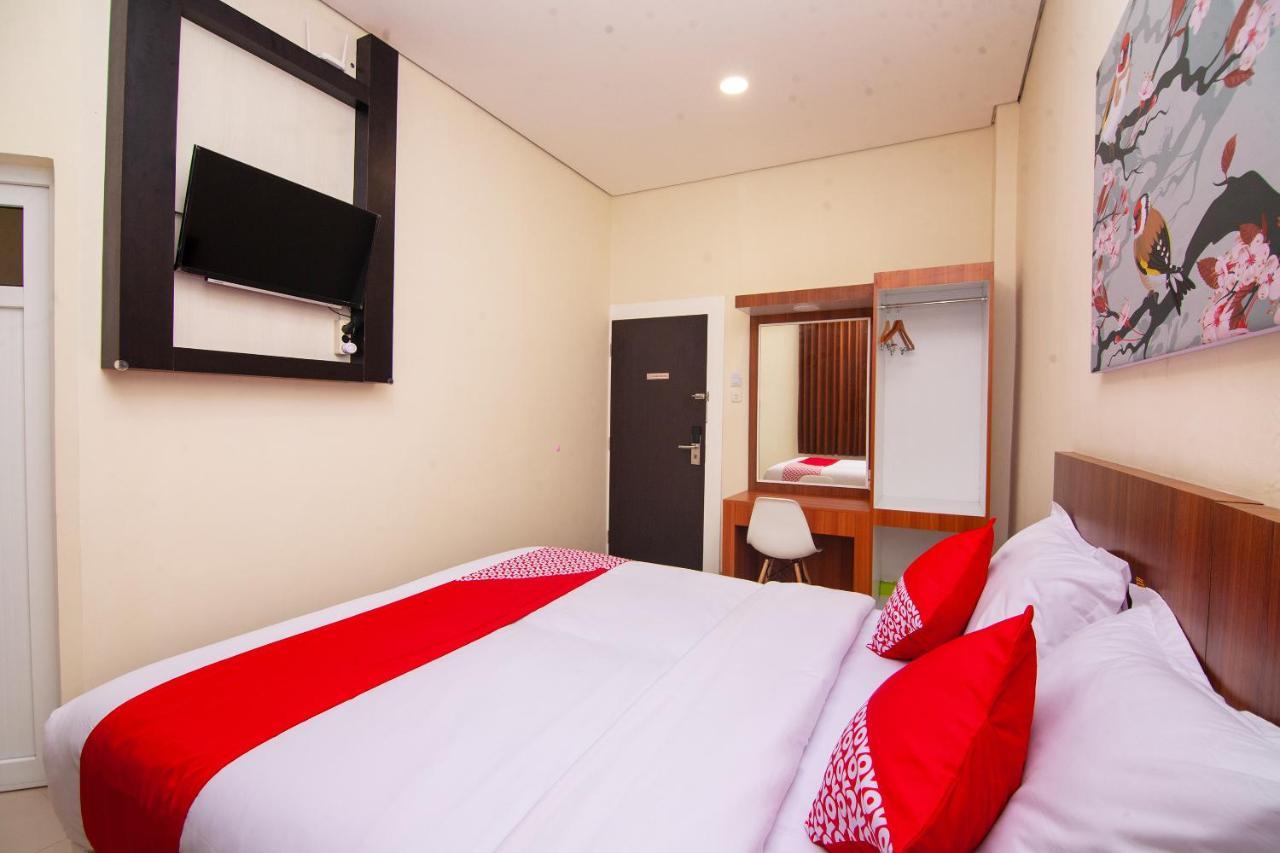 Oyo 2816 Privato Suite Kembaran Экстерьер фото