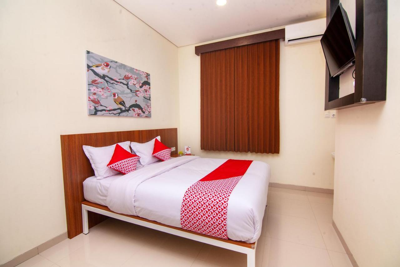 Oyo 2816 Privato Suite Kembaran Экстерьер фото