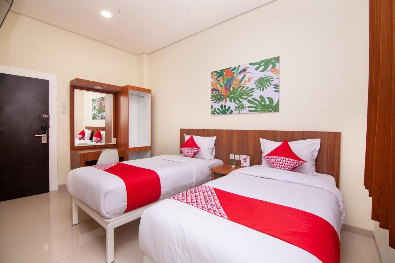Oyo 2816 Privato Suite Kembaran Экстерьер фото
