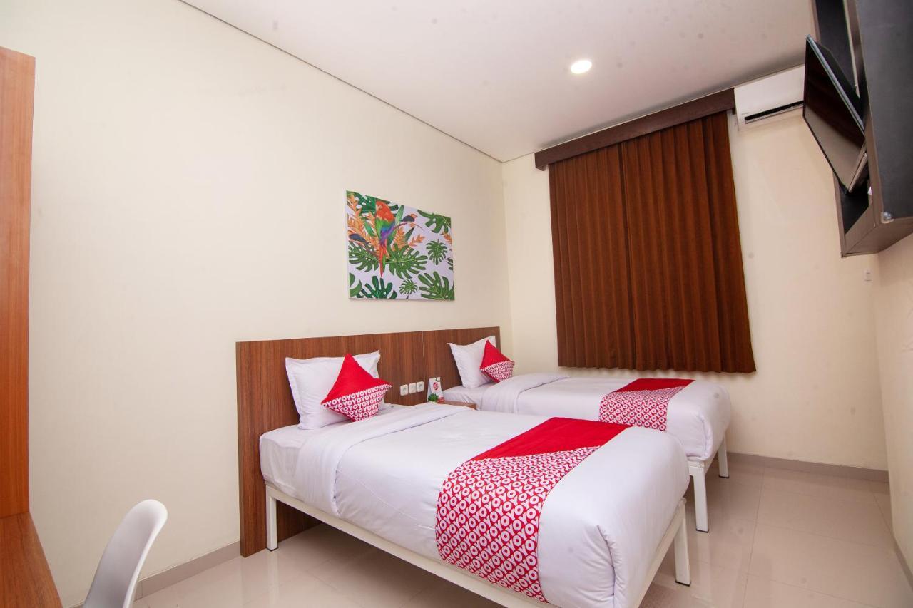 Oyo 2816 Privato Suite Kembaran Экстерьер фото
