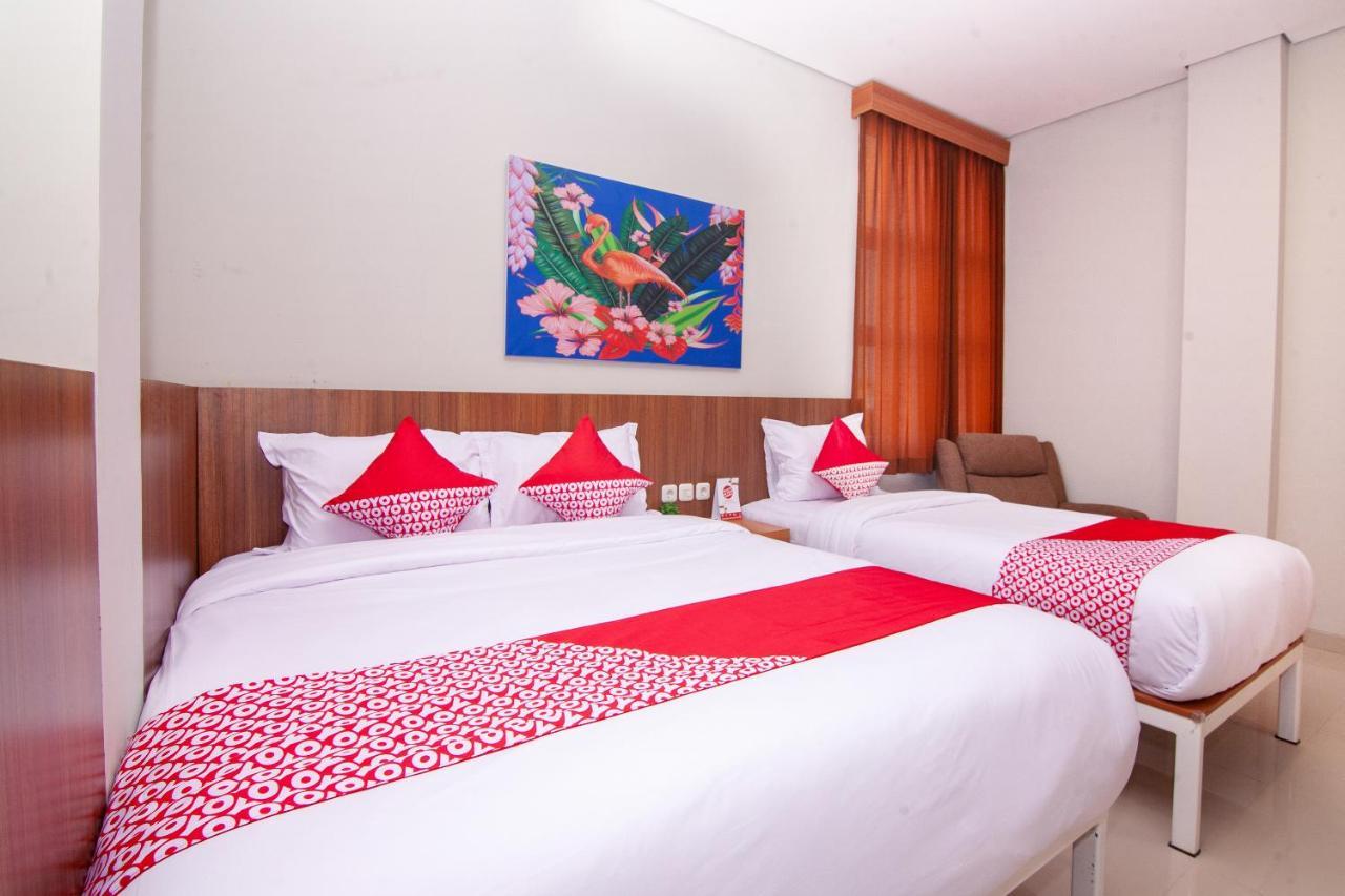 Oyo 2816 Privato Suite Kembaran Экстерьер фото