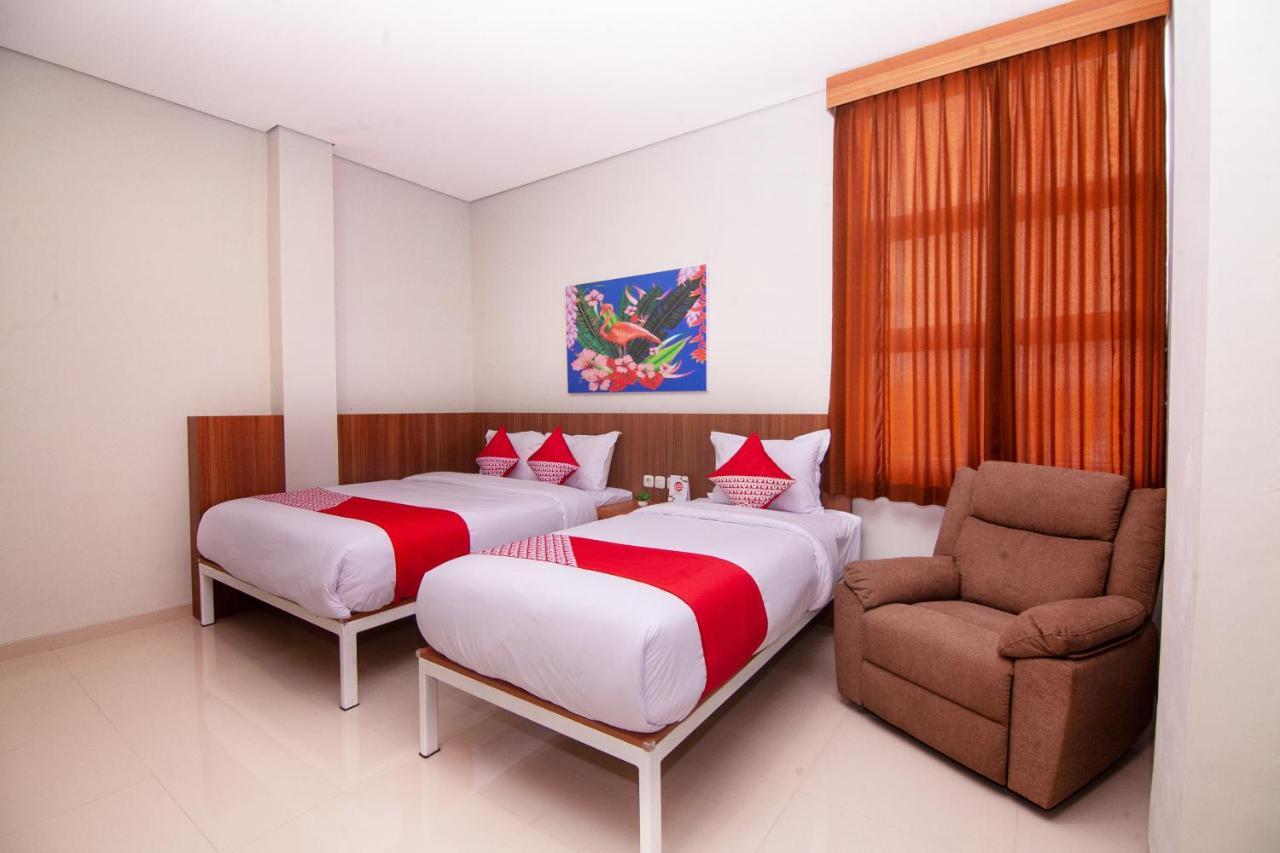 Oyo 2816 Privato Suite Kembaran Экстерьер фото